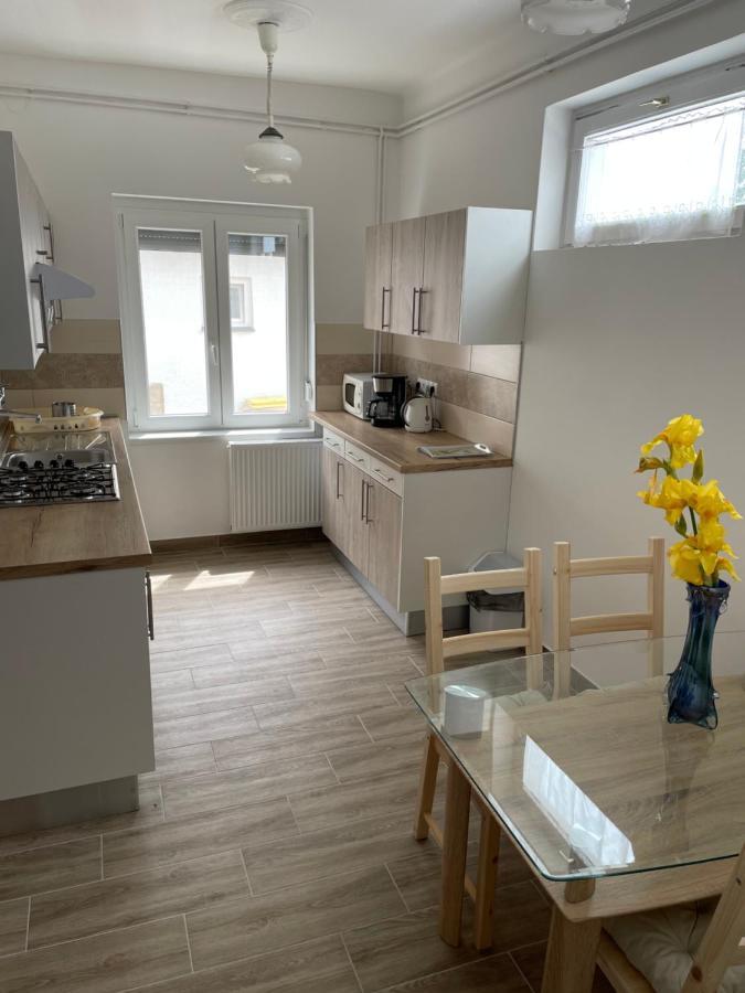 Pingvin Cukraszda Apartman Balatonmáriafürdő Buitenkant foto
