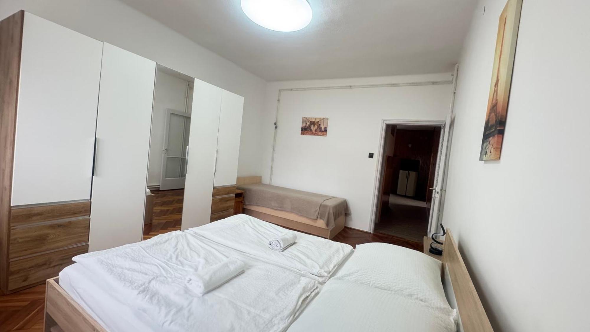 Pingvin Cukraszda Apartman Balatonmáriafürdő Buitenkant foto