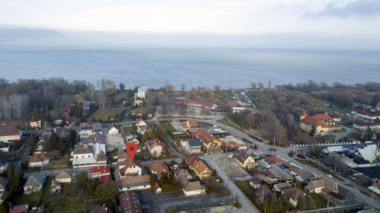 Pingvin Cukraszda Apartman Balatonmáriafürdő Buitenkant foto